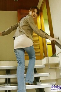 Japanese Vixen Is A Lewd Babe Who Likes Teasing Boys With Her Superb Pussy
