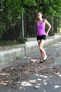 Mindblowing Dark Haired Hooker Pisses Outside